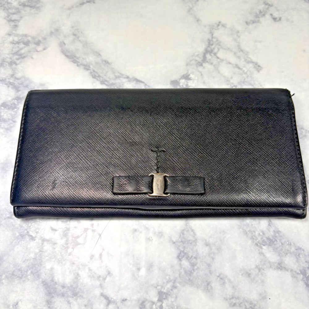 Authentic SALVATORE FERRAGAMO WMN’s VTG Black Leather Long Bifold Wallet Silver